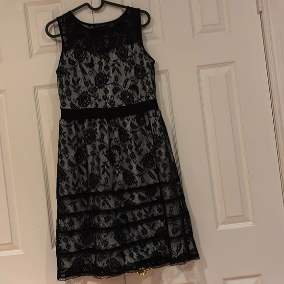Nordstrom black Lace knee length Dress Sz Small - Picture 1 of 10